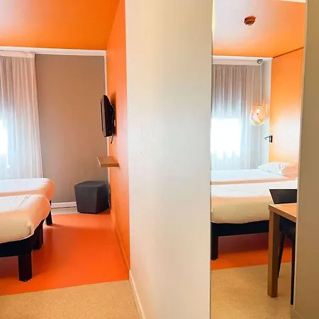 Ibis Styles Gare Centre نيم